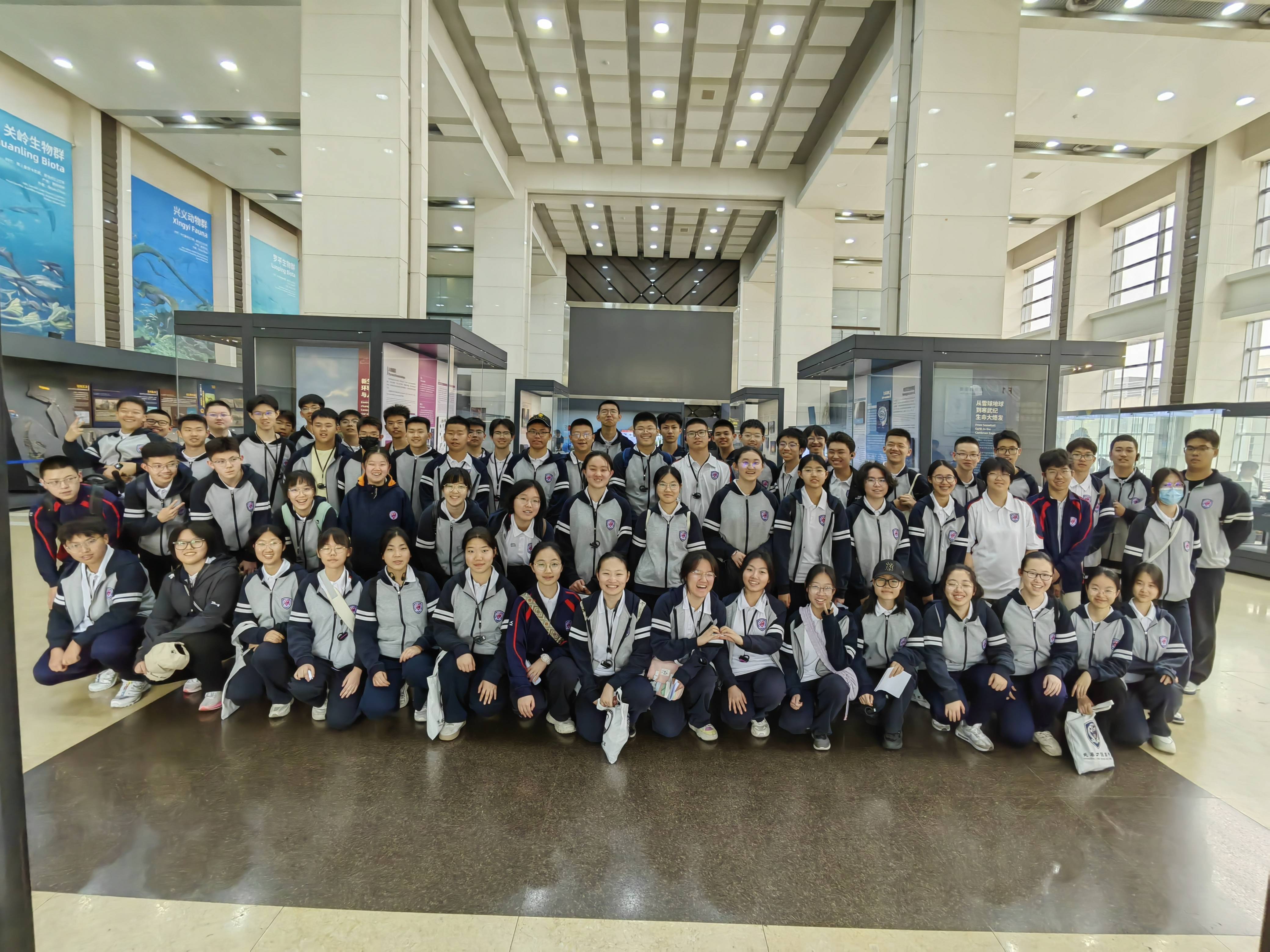 1747286599351999.jpg 174686660507920612.jpg